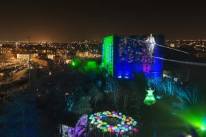 Bridging the Gap - Opening Ceremony of Bristol Green Capital 2015 by Cirque Bijou - photo Andre Pattenden
